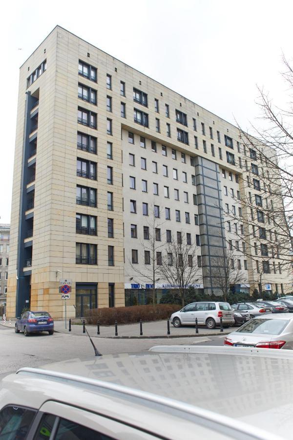 Metro Politechnika Studio Varşovia Exterior foto